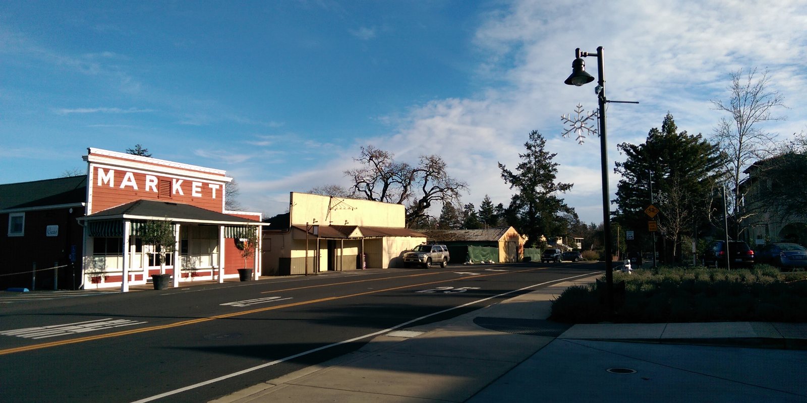 Downtown Yountville, CA along Washington Street on a clear day
